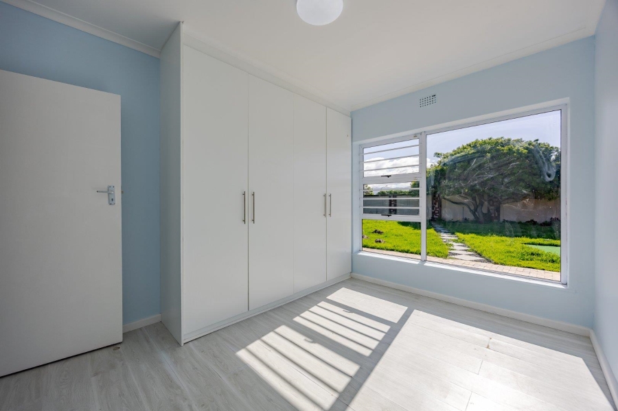 4 Bedroom Property for Sale in Zeekoevlei Western Cape